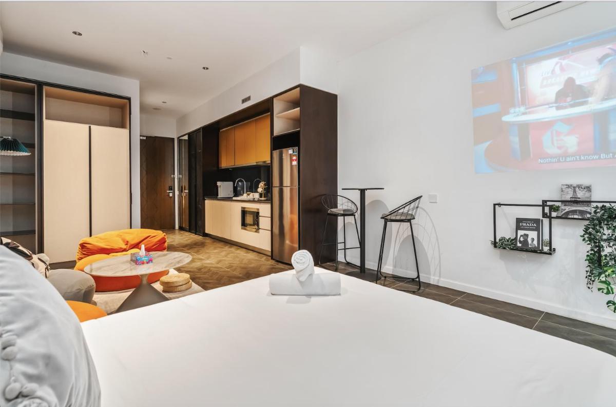 Greystone Scarletz Suites - Housity