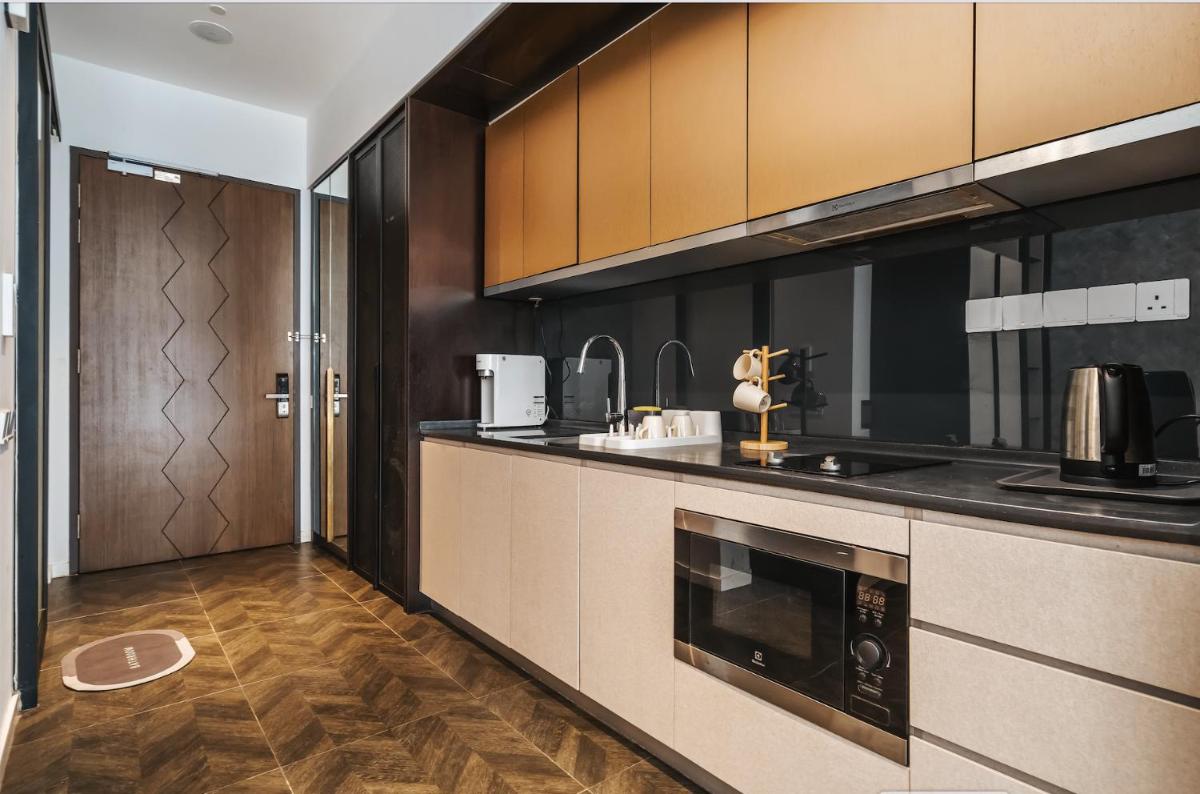 Greystone Scarletz Suites - Housity