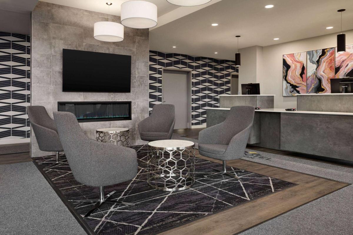 Microtel Inn & Suites by Wyndham Boisbriand - Housity