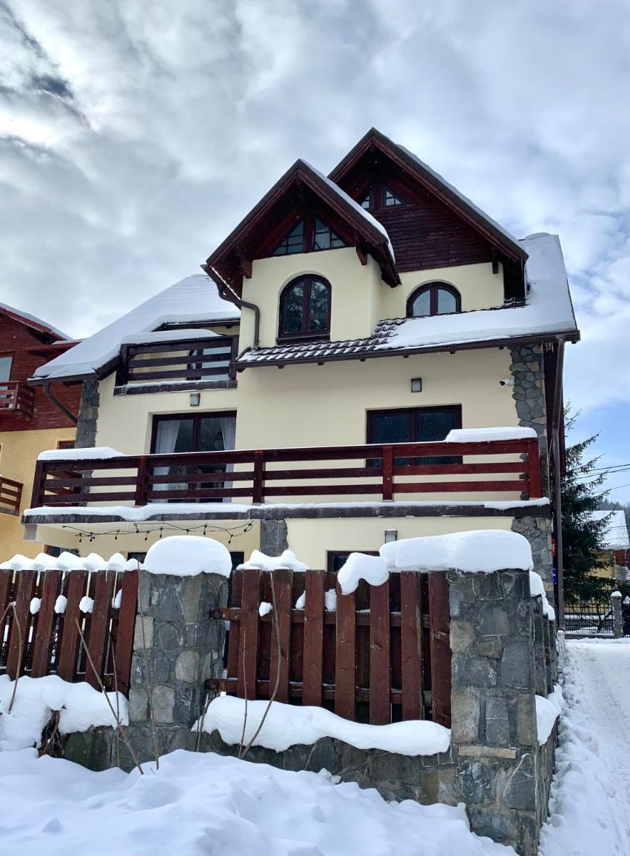 Holiday Home in Sinaia - Housity