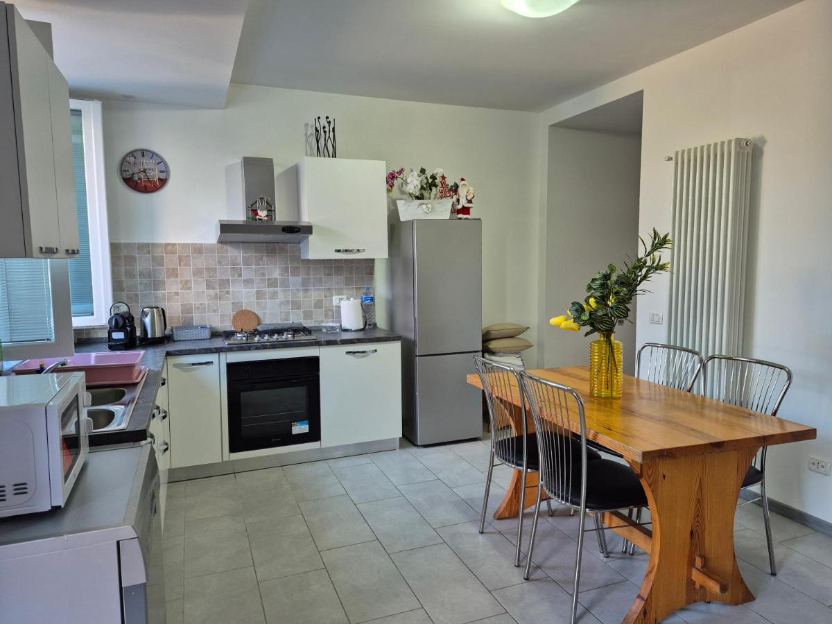 Le Mimose Holiday House di Como - Grandate - Housity