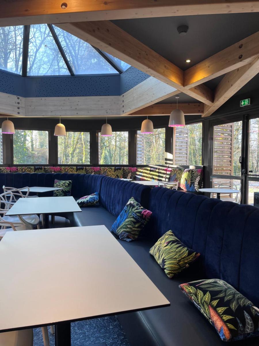 Restaurant ou autre lieu de restauration dans l'établissement Le Bois Dormant-Hôtel Restaurant & Spa Logis Hôtel