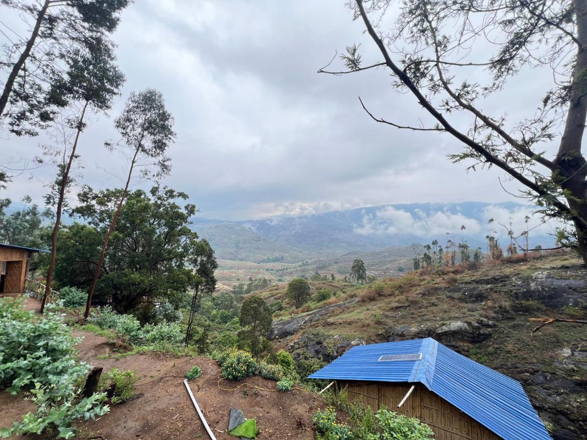 Mountain valley - Housity