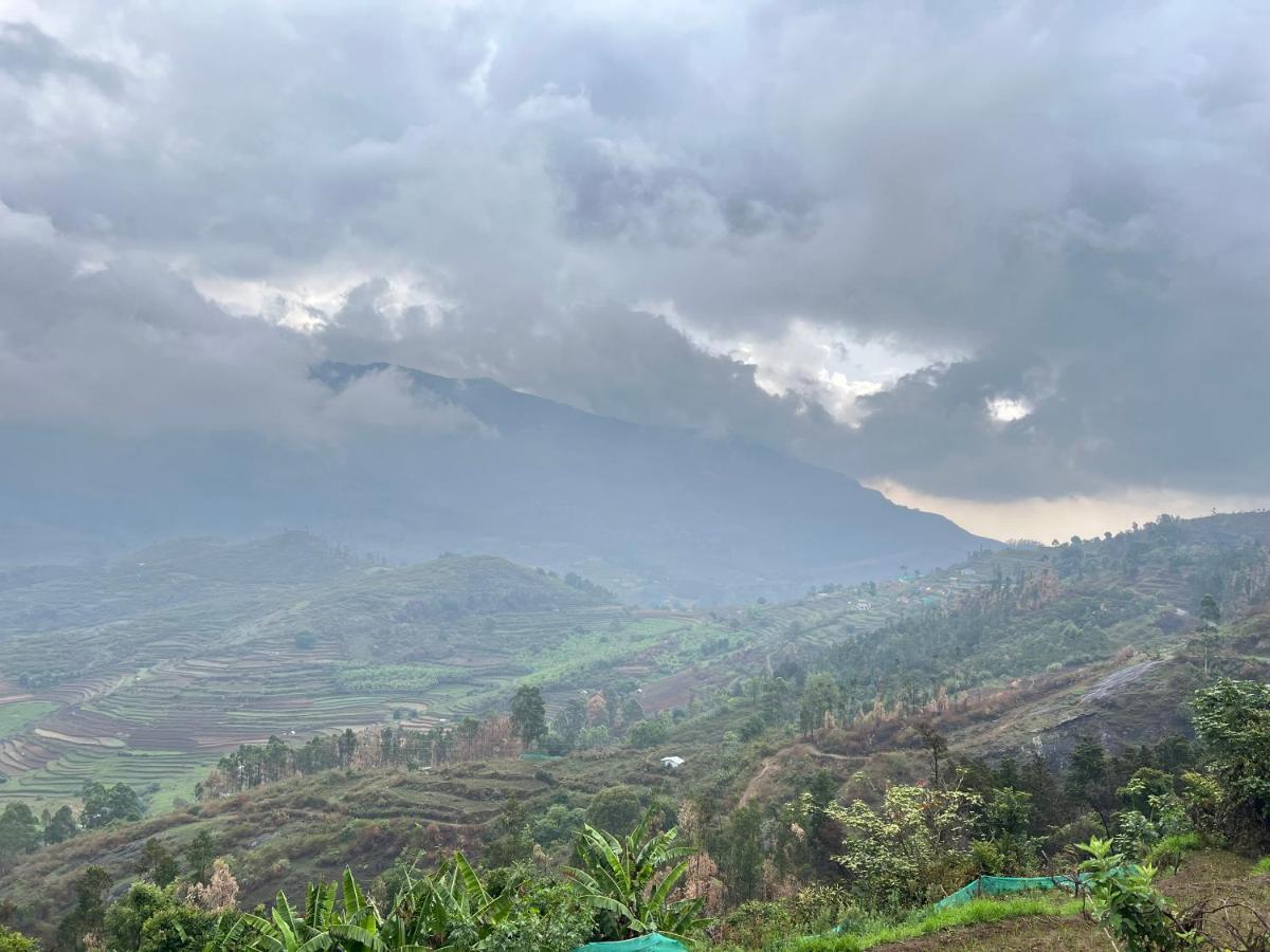 Mountain valley - Housity