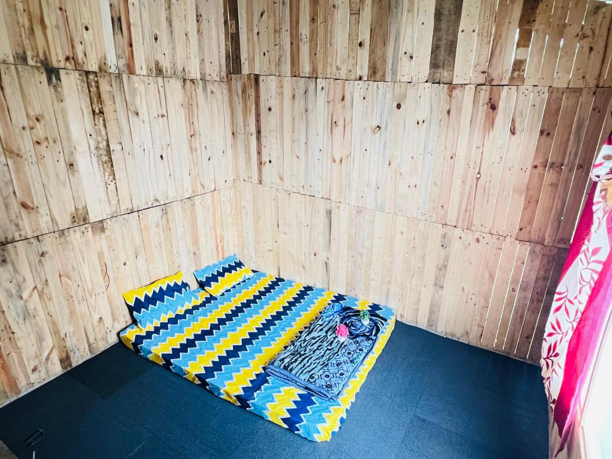 Mountain valley - Housity