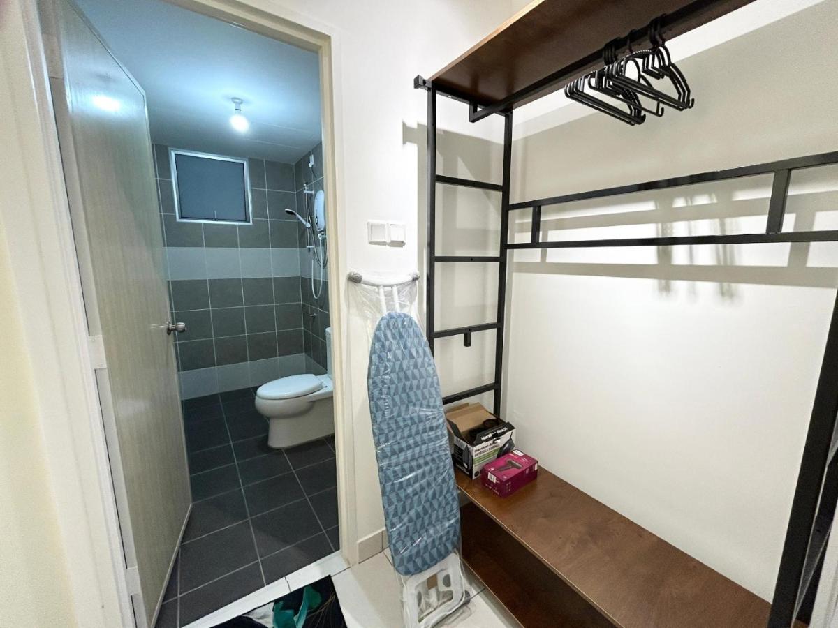 Kulai Apartment 3BR-5BR near IOI, Aeon and Senai Airport - Housity