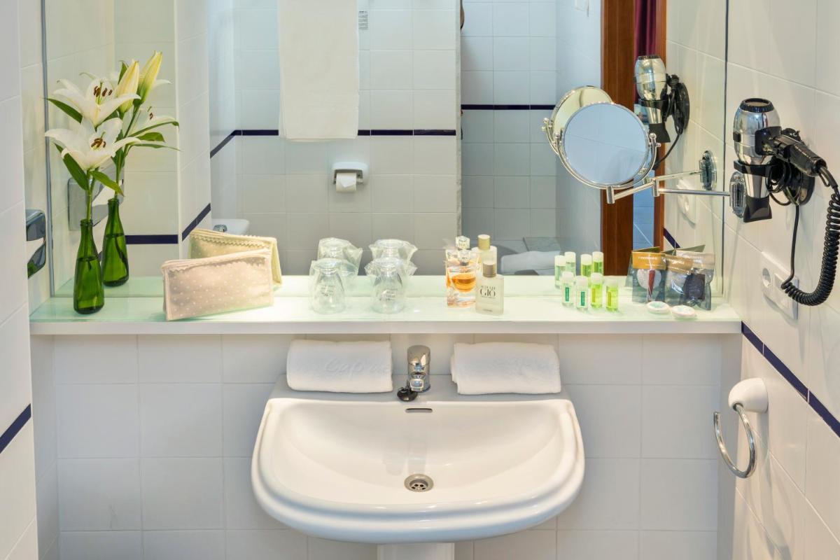 Un baño de Hotel Spa Cap de Creus