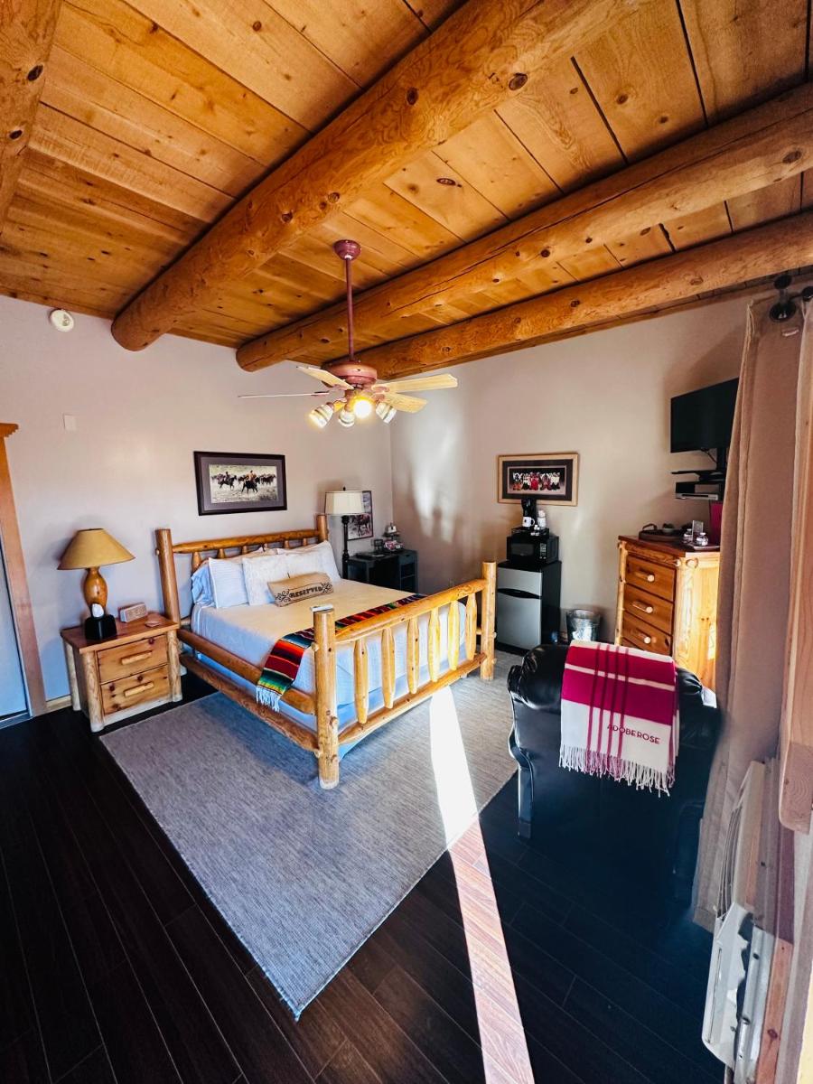 Adobe Rose Boutique Inn - Housity