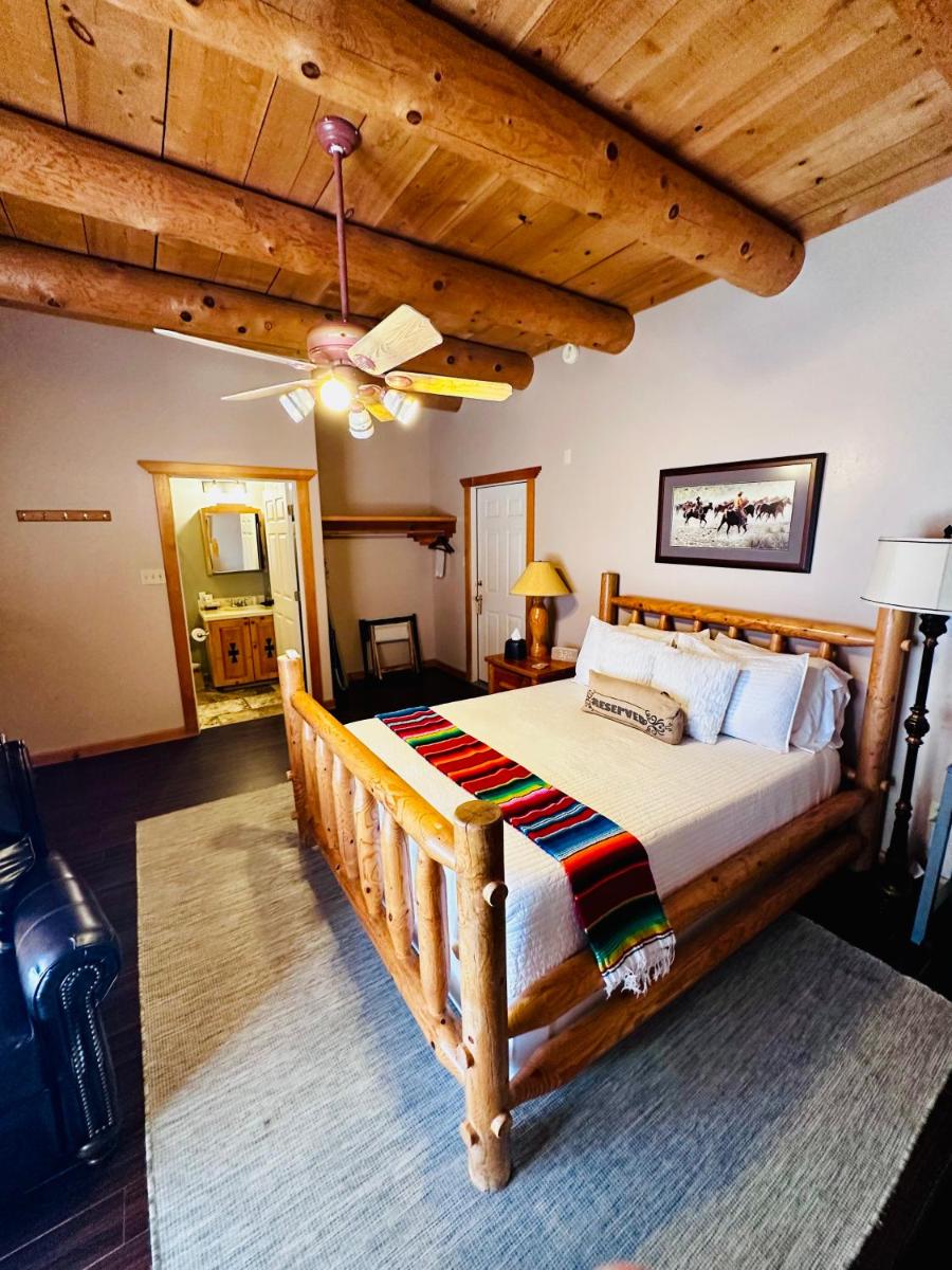 Adobe Rose Boutique Inn - Housity