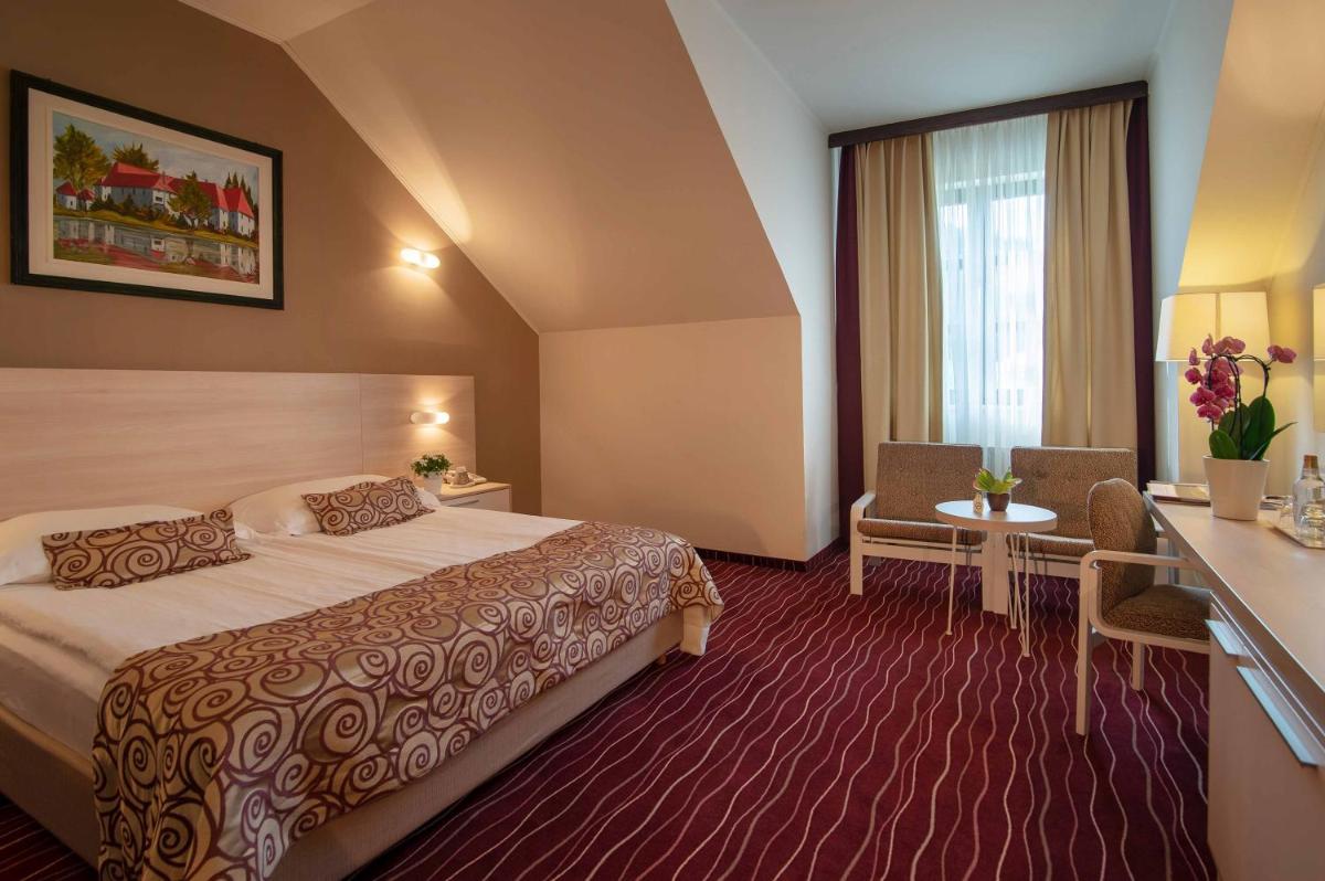 Hotel Zagreb - Health & Beauty - Housity