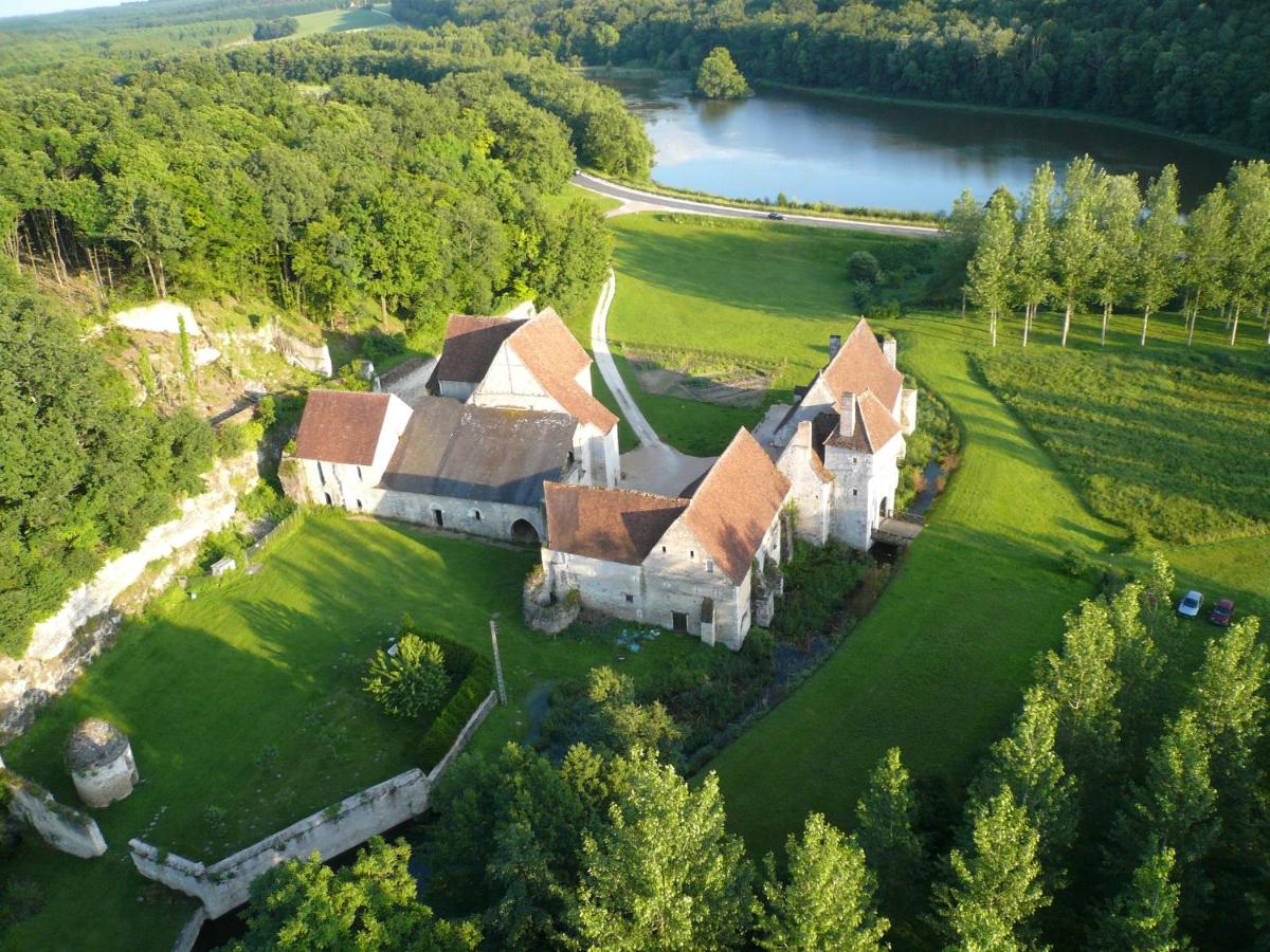 Chateau-monastère de La Corroirie - Housity