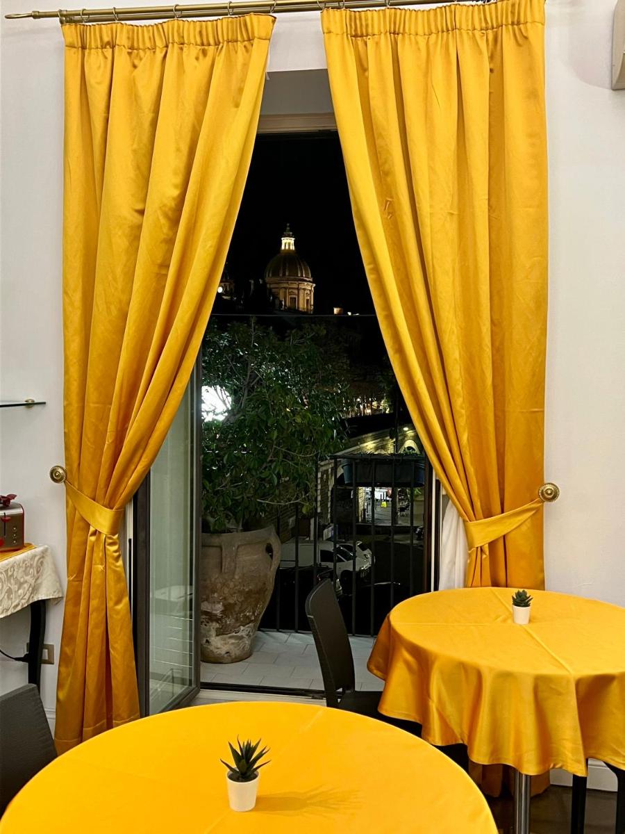 Duca di Uzeda Bed and Breakfast - Housity