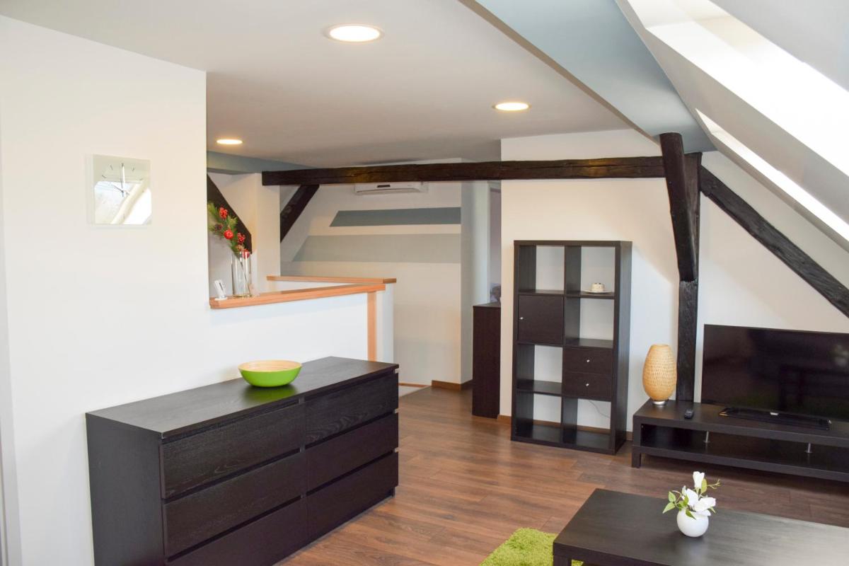 Nádor Apartman - Housity