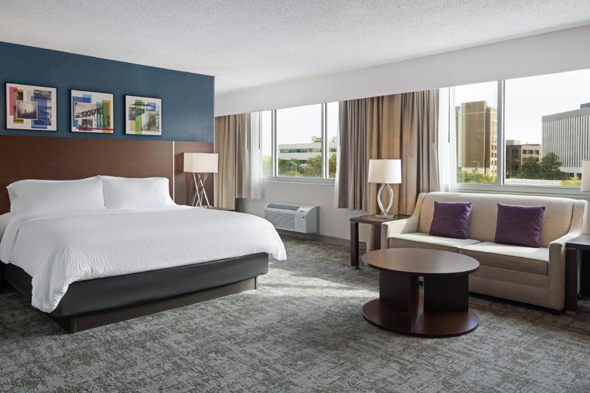 Holiday Inn Sioux Falls-City Center, an IHG Hotel - Housity