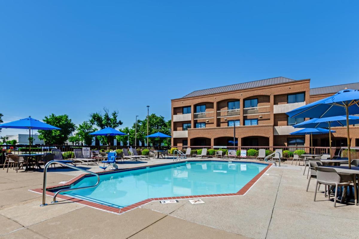 Comfort Suites Chesapeake - Norfolk - Housity