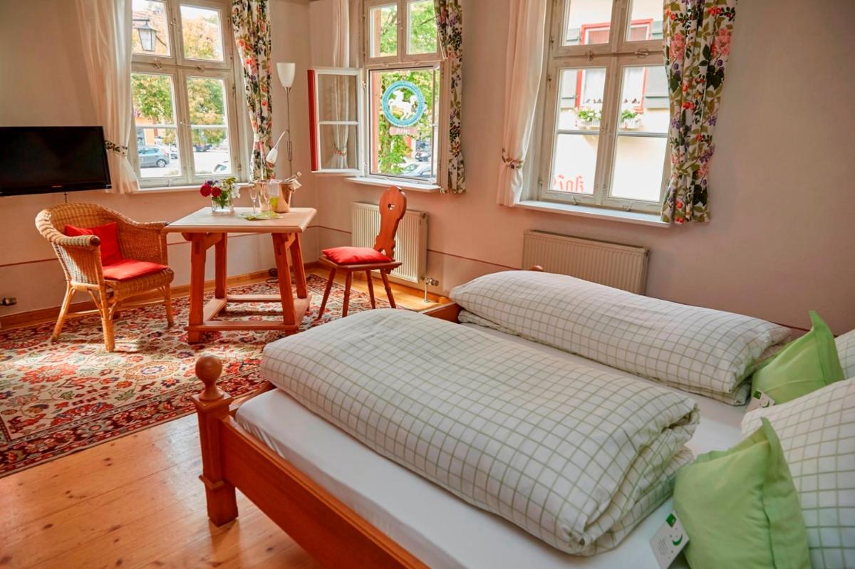 Hotel Weisses Ross - Housity