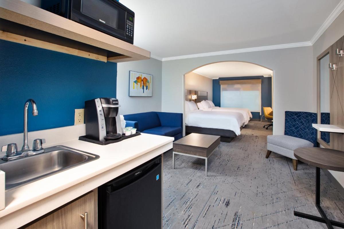 Holiday Inn Express Hotel & Suites - Sumter by IHG - Housity