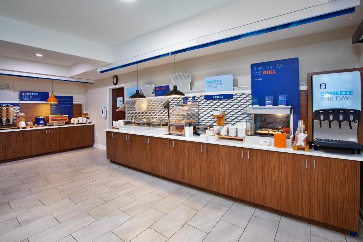 Holiday Inn Express Hotel & Suites - Sumter by IHG - Housity