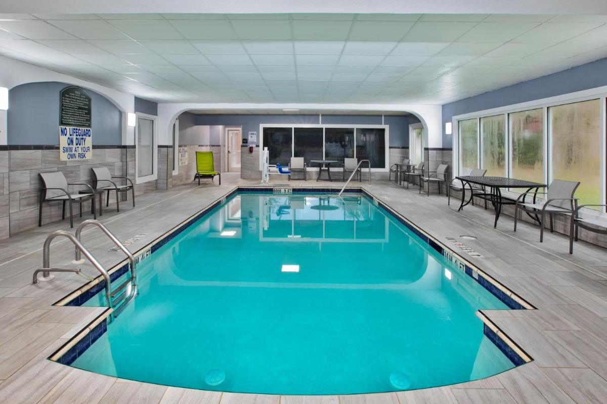 Holiday Inn Express Hotel & Suites - Sumter by IHG - Housity