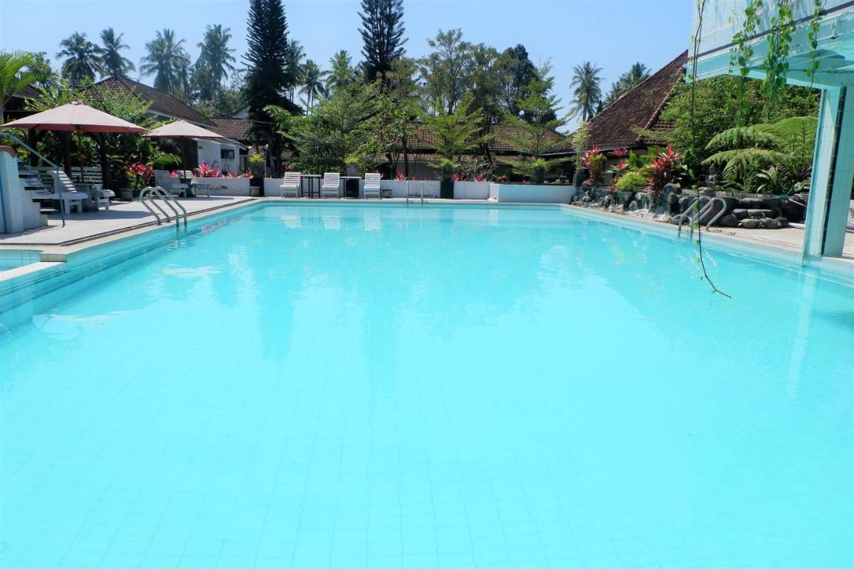 Hotel Minak Jinggo - Housity