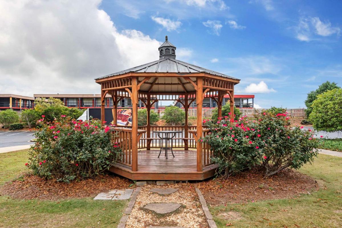 Comfort Inn Opelika - Auburn - Housity