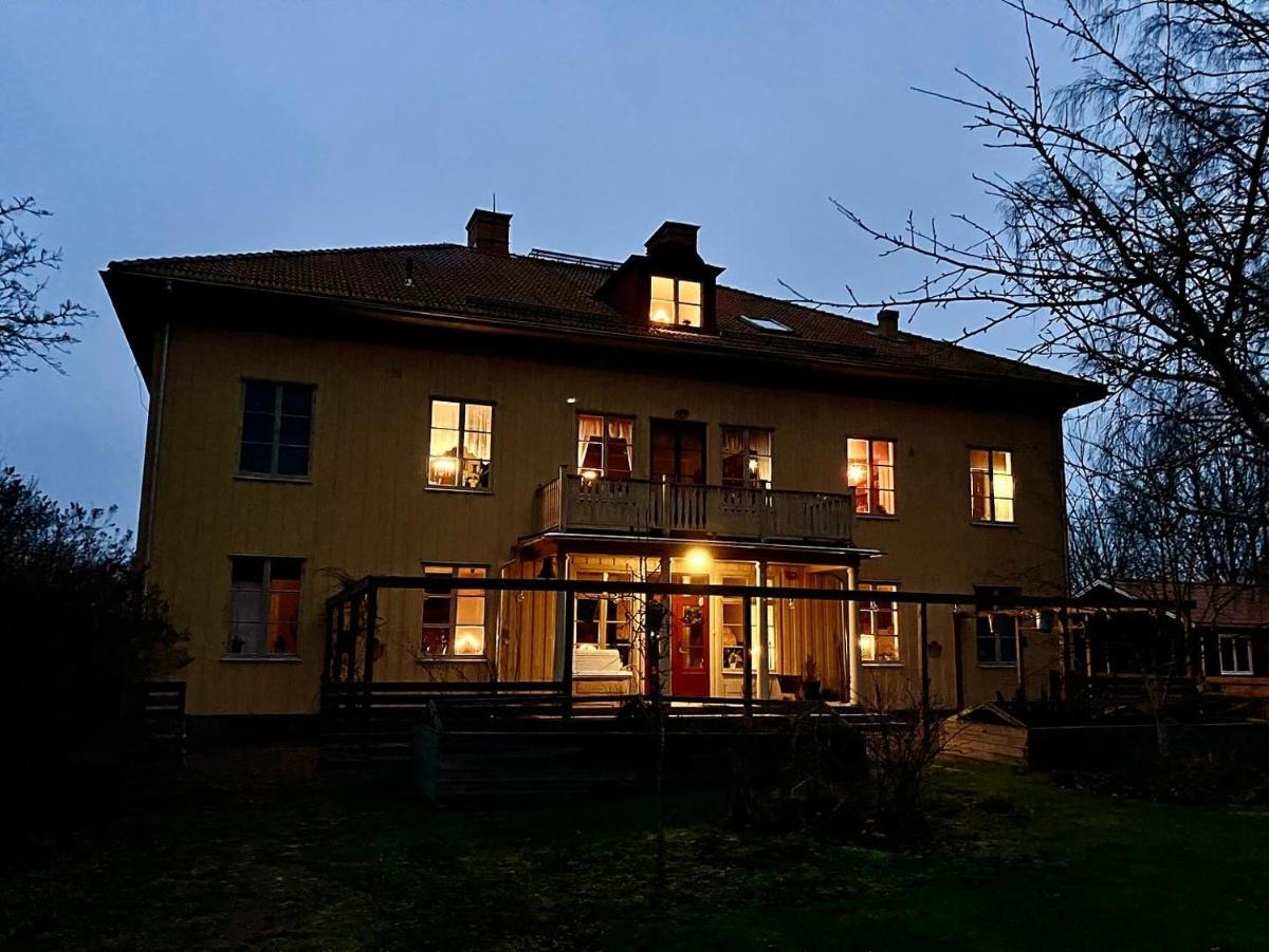 Lidhem herrgård. Bed & Breakfast och mindre lägenheter - Housity