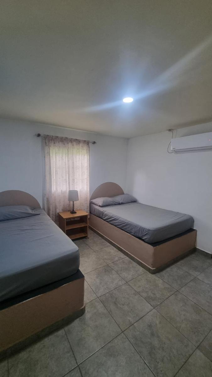 Casa con Piscina y Rancho, cerca de Estero y Playa - Housity