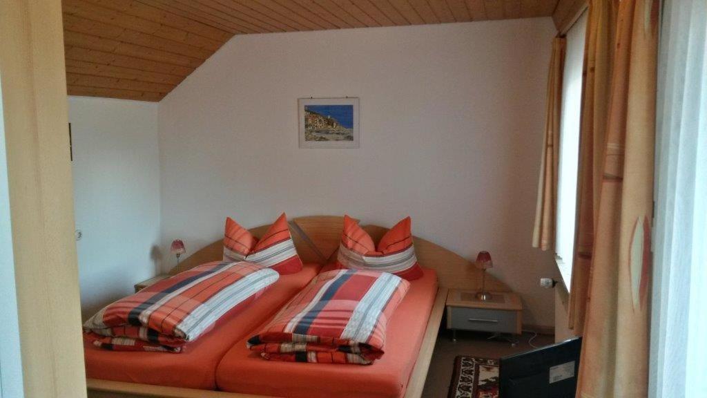 Pension Arnold Neuenburg - Housity