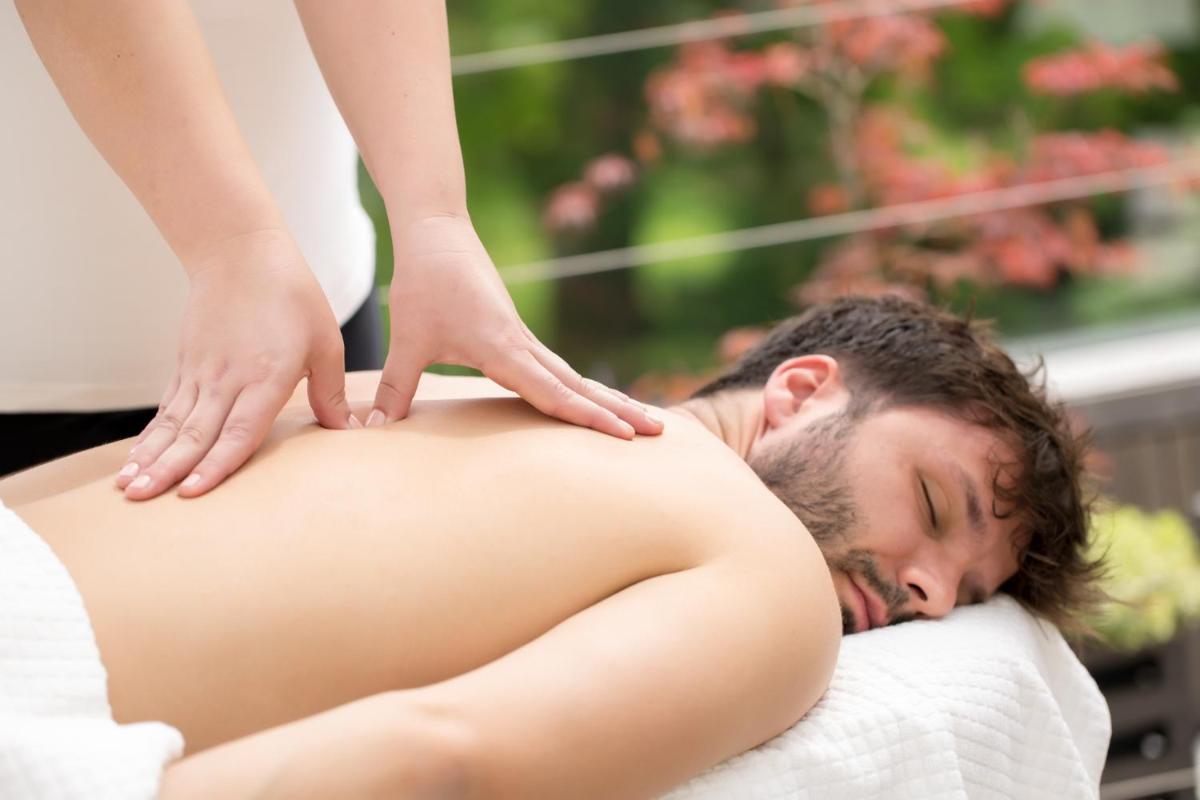 Hotel Zagreb - Health & Beauty - Housity