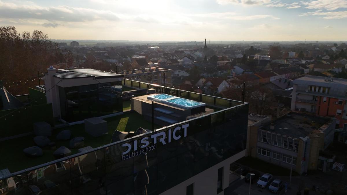 DISTRICT boutique - Housity