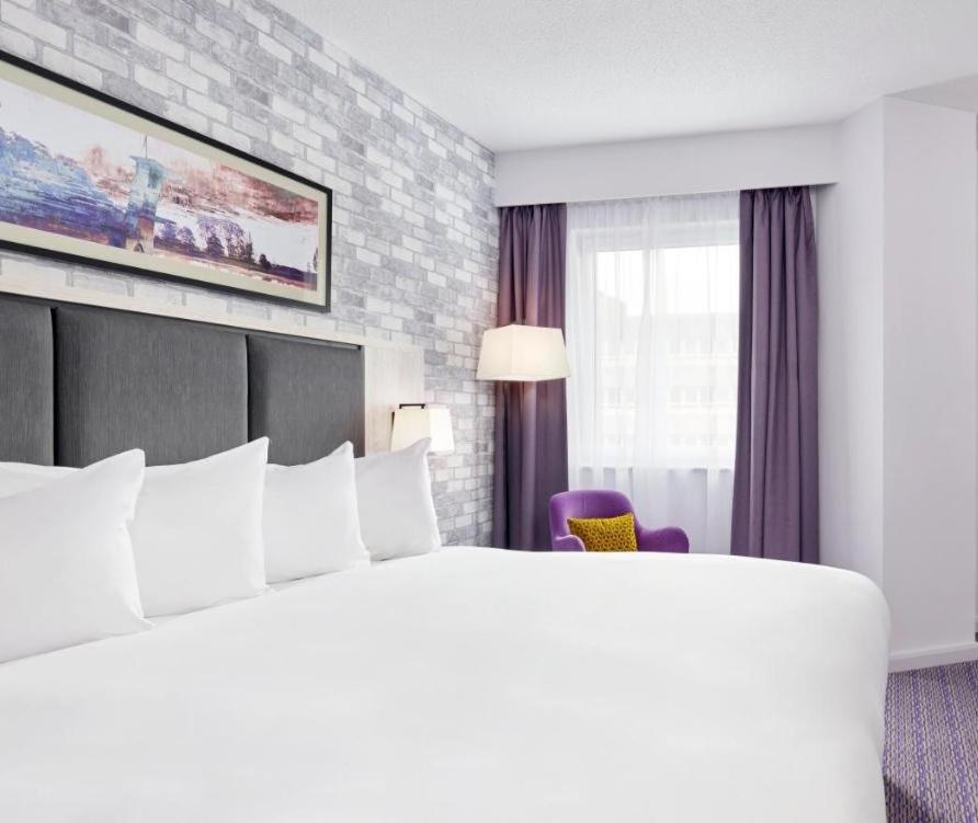 Leonardo Hotel Swindon - Housity