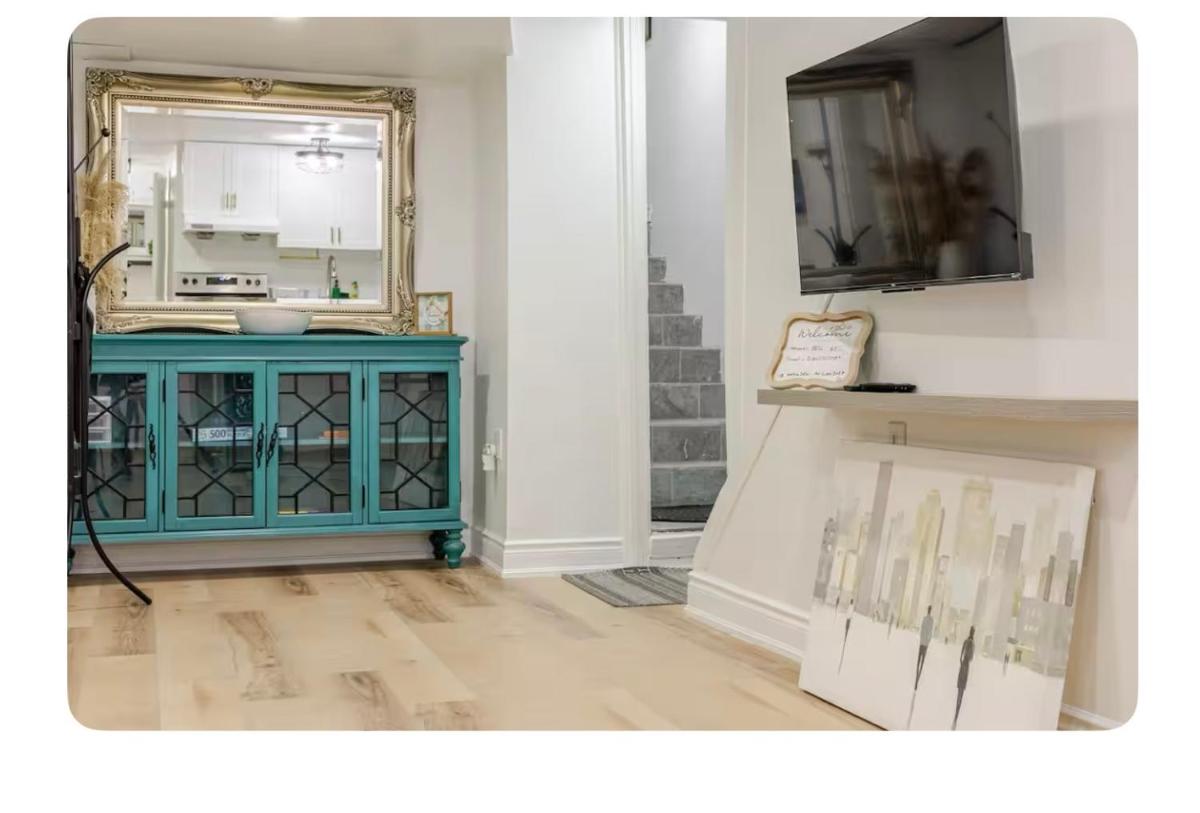 LUXURIOUS 1000 SQ FT Oasis - Housity