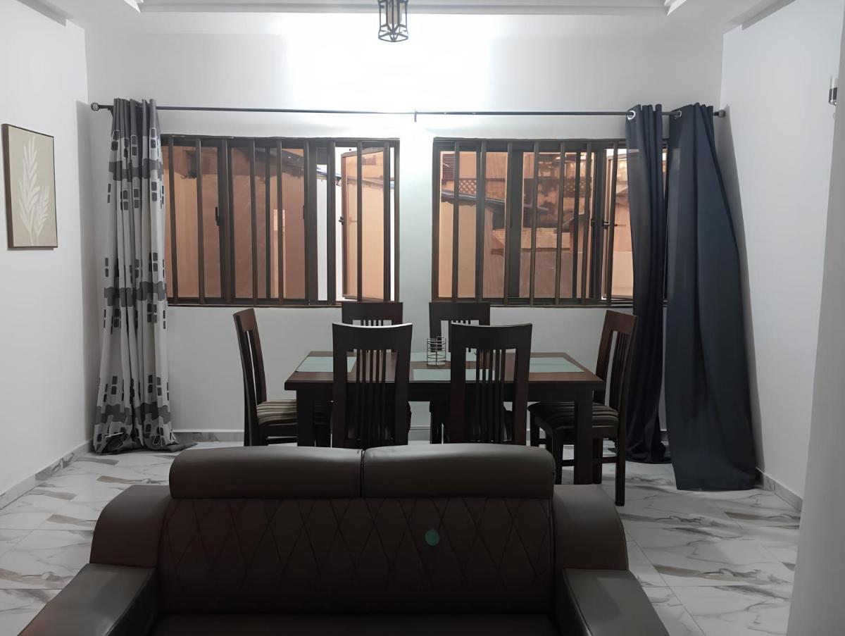 Superbe Appartement COTONOU CENTRE VILLE entre Place de L'étoile Rouge et vedoko - Housity