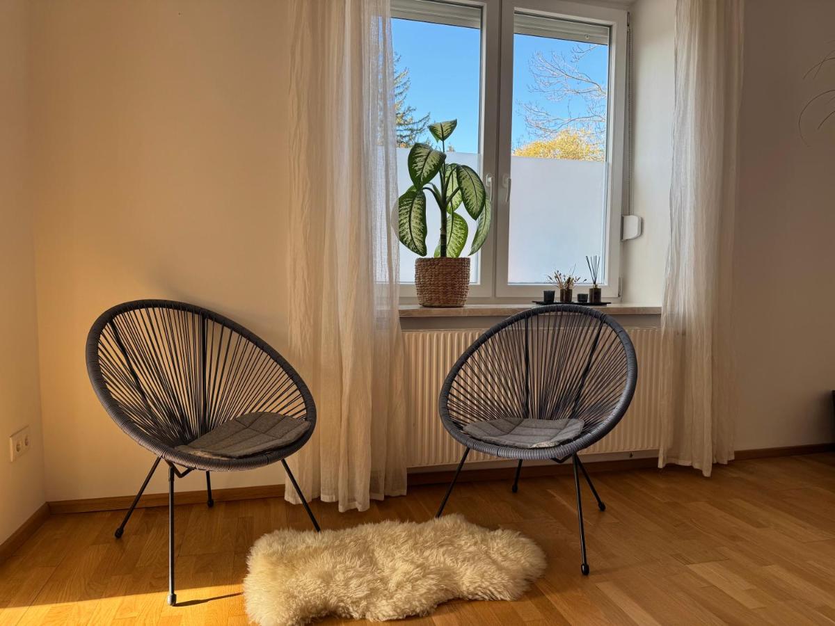 revLIVING Haus Clara am Berg mit kleinem Garten - Housity