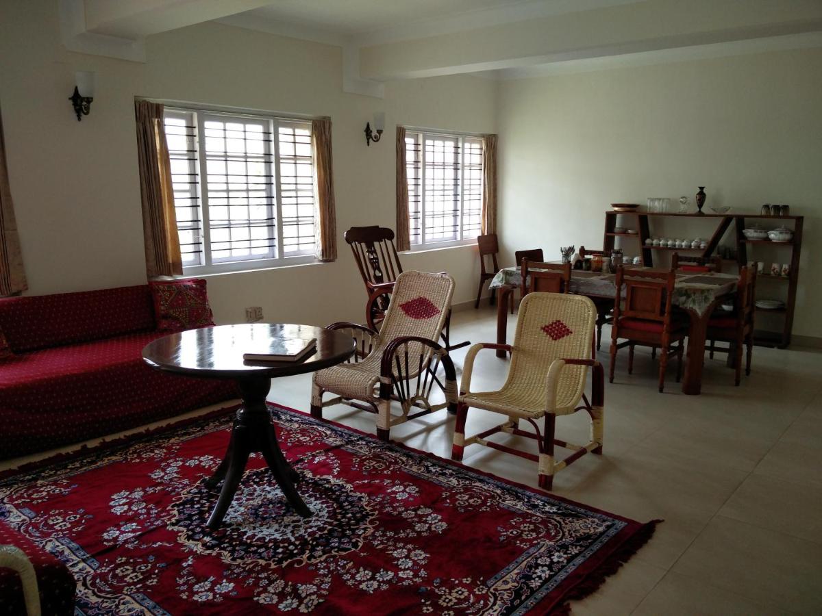 Colonels inn - Housity