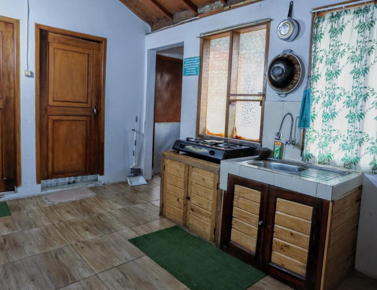 Villa Kayu Ciwidey - Housity