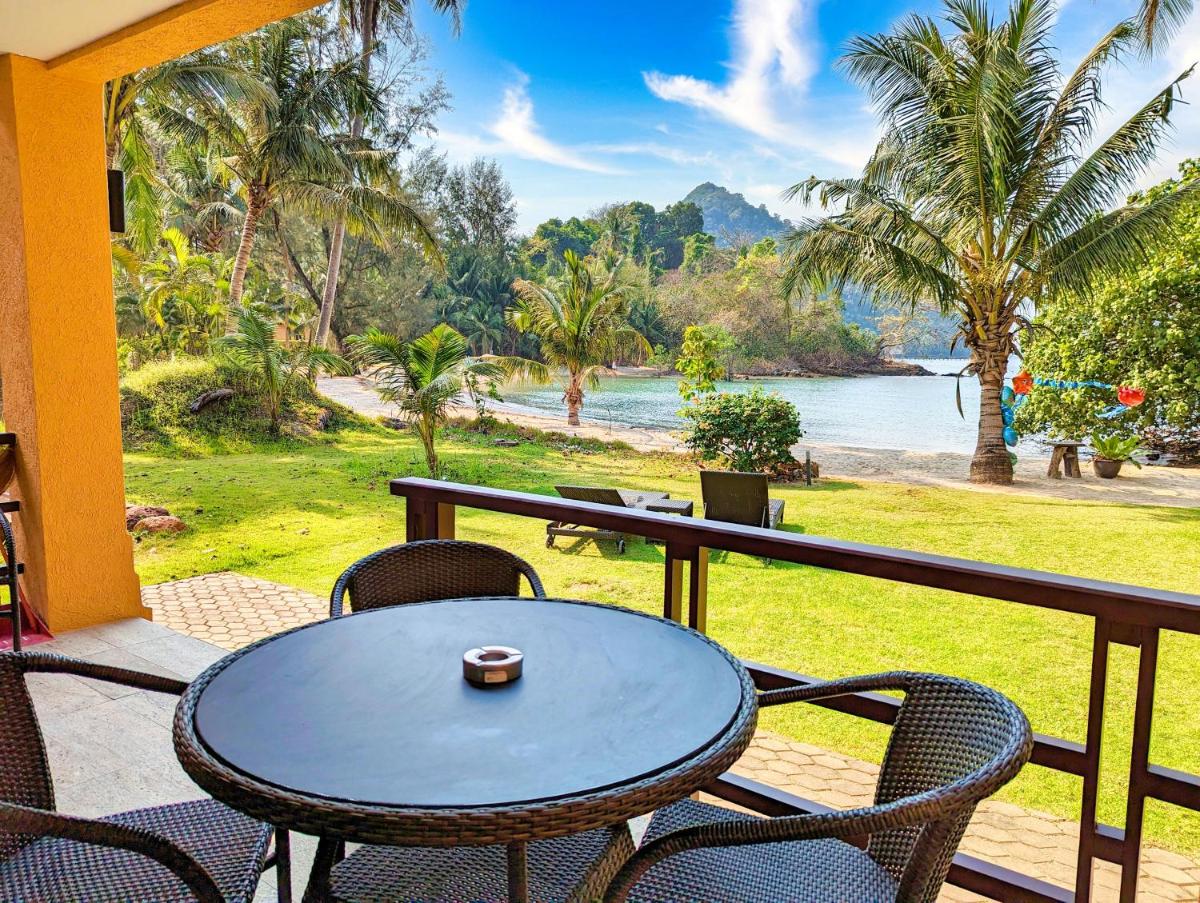 Half Moon beach Villa Koh Chang - Housity