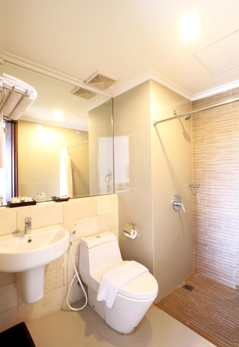 Bueno Colombo Hotel Yogyakarta - Housity