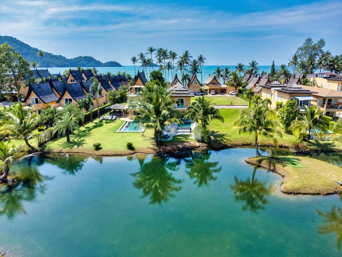 Blue Cove Pool Villa - Housity