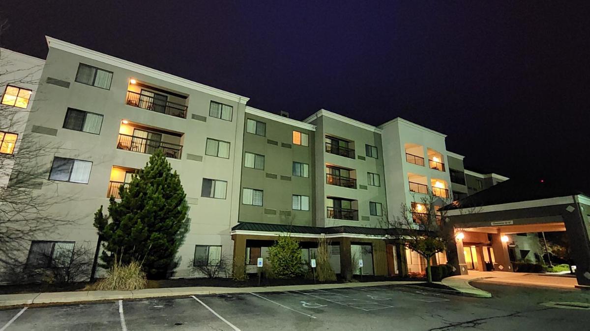 Country Inn & Suites by Radisson, Convention Center - Housity