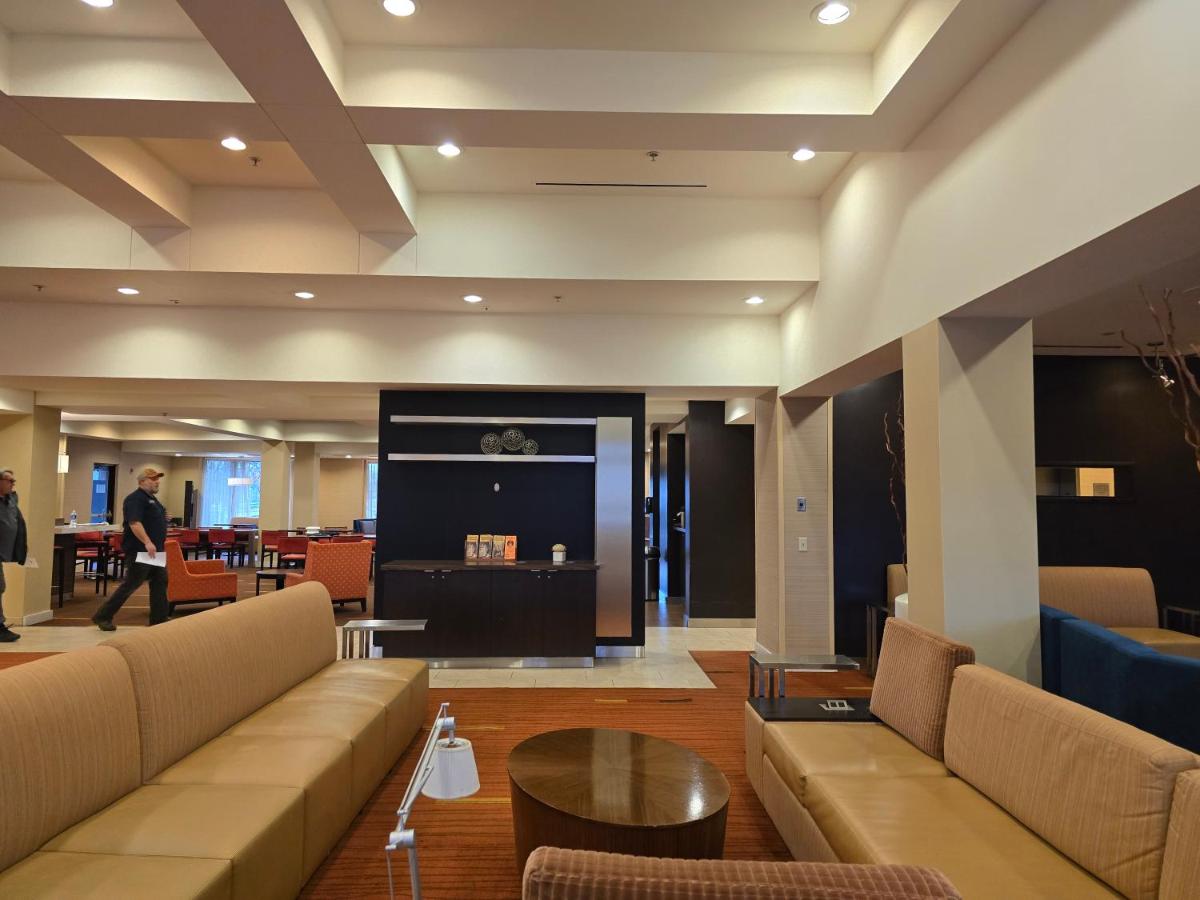 Country Inn & Suites by Radisson, Convention Center - Housity