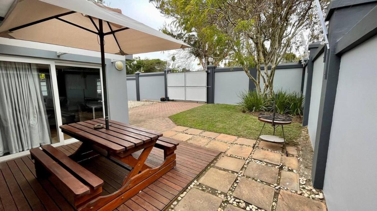Cosy Private Cottage-internet & Off Street Parking - Housity