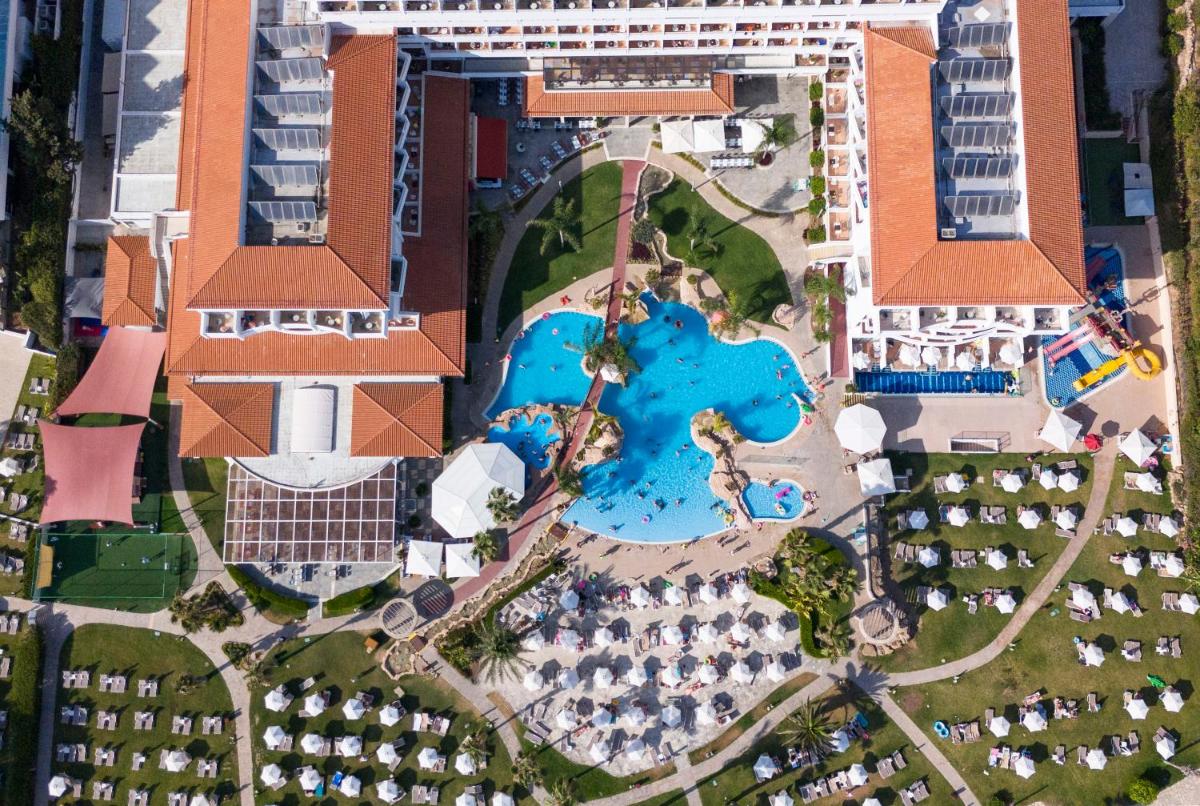 Leonardo Cypria Bay - Housity