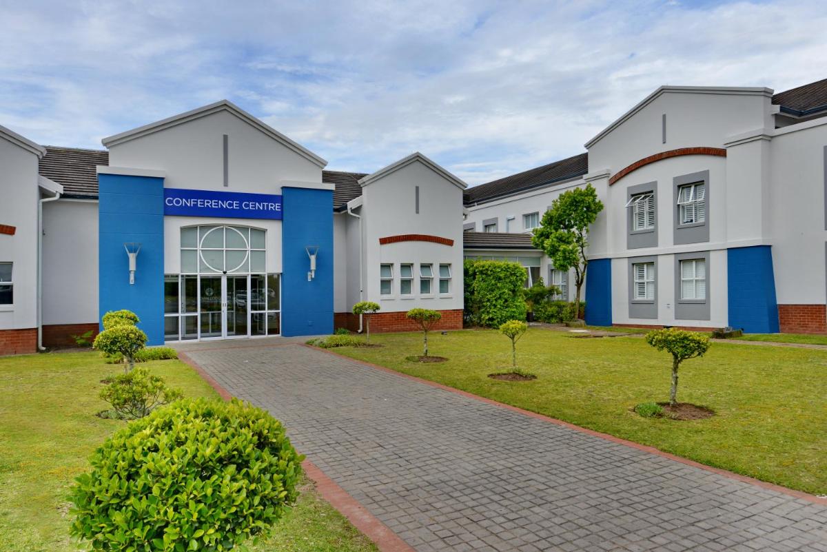 Town Lodge George - Housity