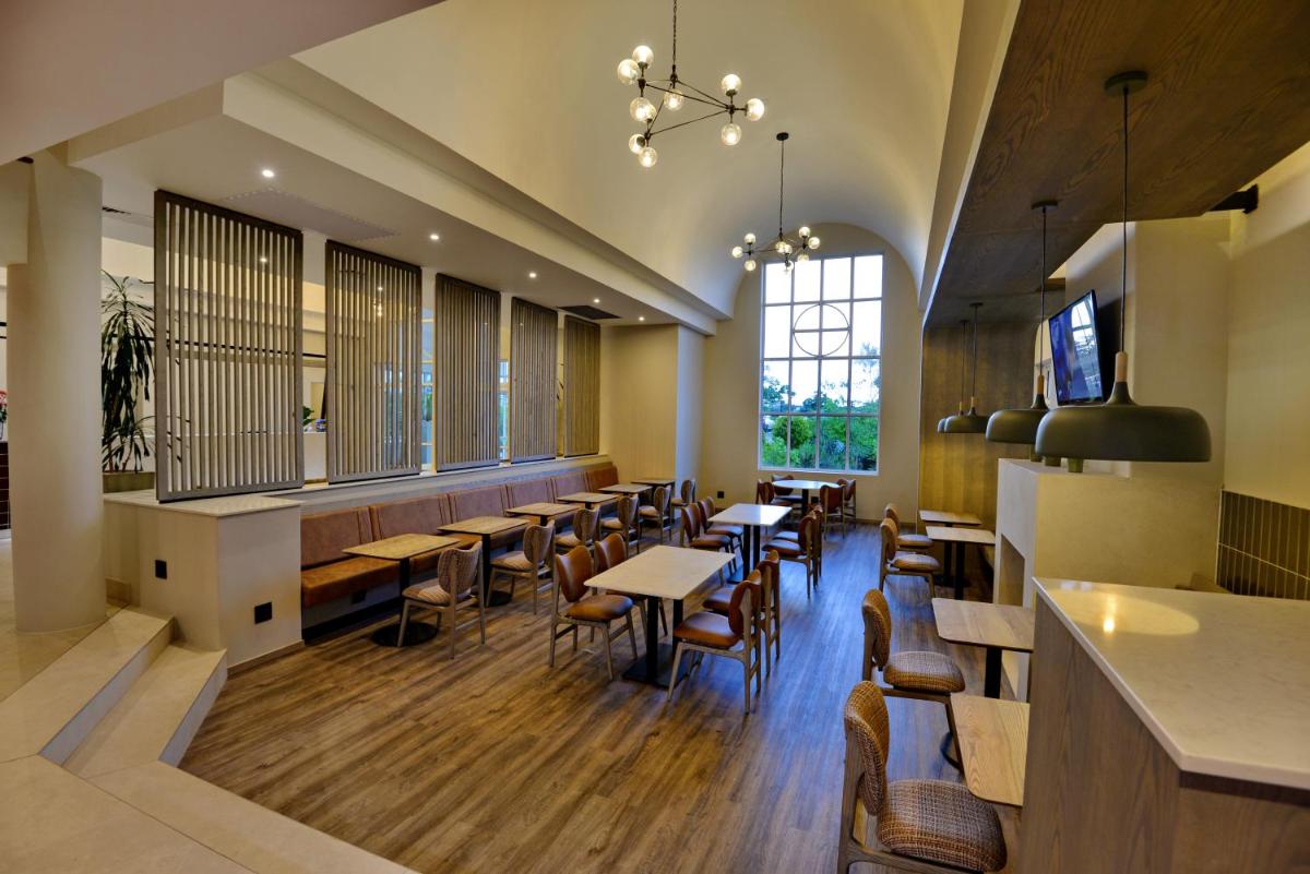 Town Lodge George - Housity