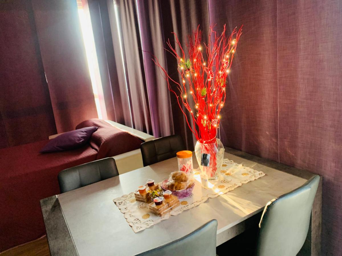 Crystal Tower M&M - Housity