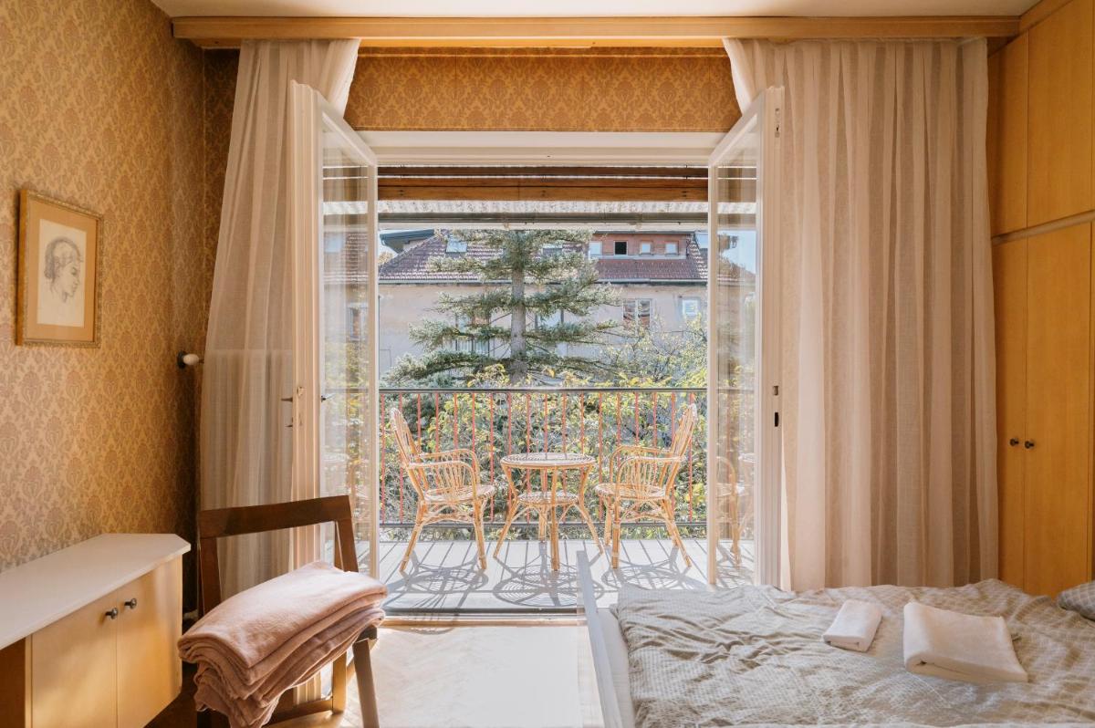 Ljubljana C17 - 5 Bedroom Private House with a Garden - Housity