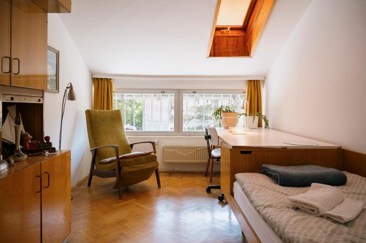 Ljubljana C17 - 5 Bedroom Private House with a Garden - Housity