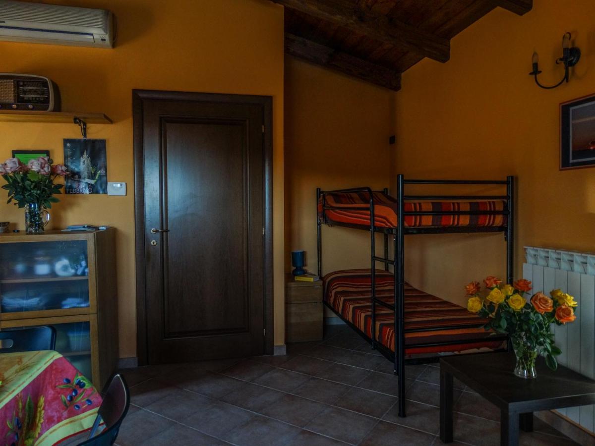 Strada Casai 19 - Appartamento turistico in villa con giardino e posto auto - Housity
