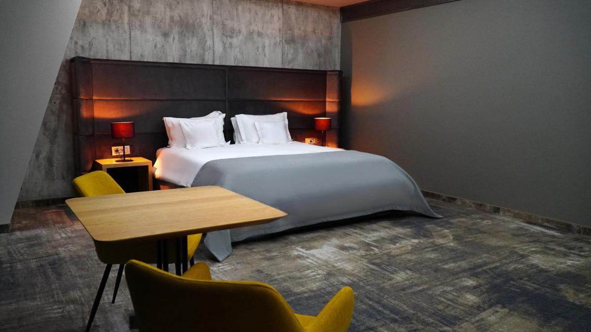 Aniroc Signature Hotel - Housity